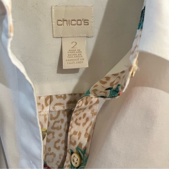 - CHICO’S NO-IRON Tropical Pleat-Back Shirt Size 2 Chico’s Size, US medium - Picture 4 of 10
